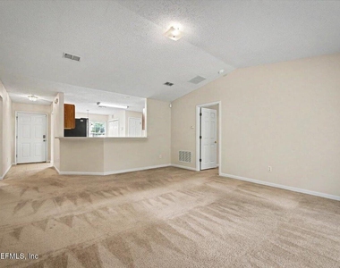 10930 Lauren Oak Lane S - Photo Thumbnail 3