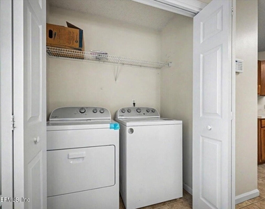 10930 Lauren Oak Lane S - Photo Thumbnail 15