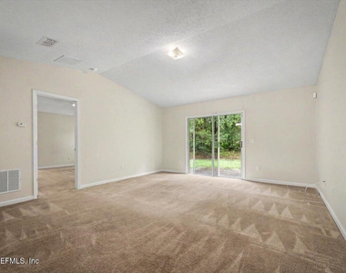 10930 Lauren Oak Lane S - Photo Thumbnail 2