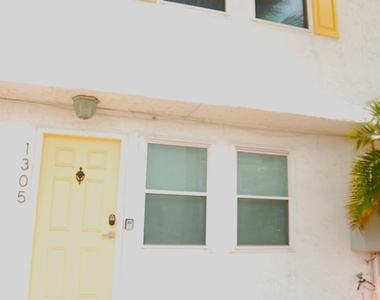 1305 2nd Street N - Photo Thumbnail 1