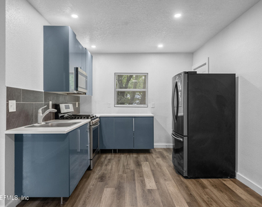 231 16th Street - Photo Thumbnail 5