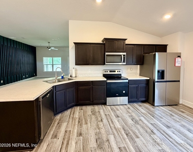 8124 Helmsley Boulevard - Photo Thumbnail 8