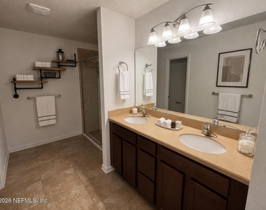 312 W Adelaide Drive - Photo Thumbnail 10