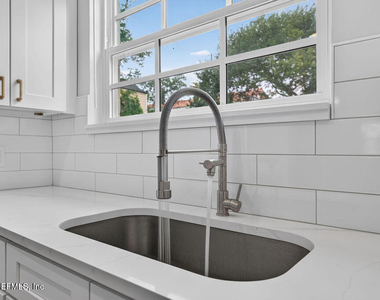 2247 Riverside Avenue - Photo Thumbnail 8