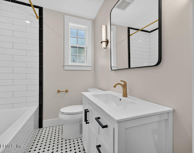 2247 Riverside Avenue - Photo Thumbnail 12