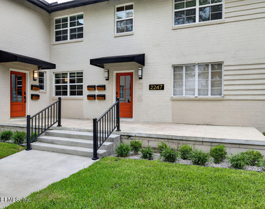 2247 Riverside Avenue - Photo Thumbnail 16