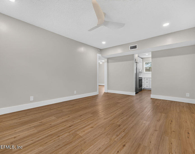 2247 Riverside Avenue - Photo Thumbnail 2