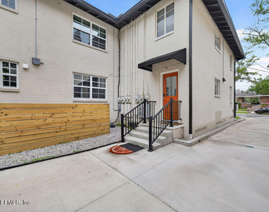 2247 Riverside Avenue - Photo Thumbnail 20