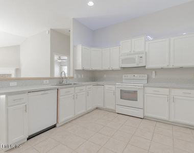 1784 W Chandelier Circle - Photo Thumbnail 11