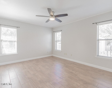 1784 W Chandelier Circle - Photo Thumbnail 15