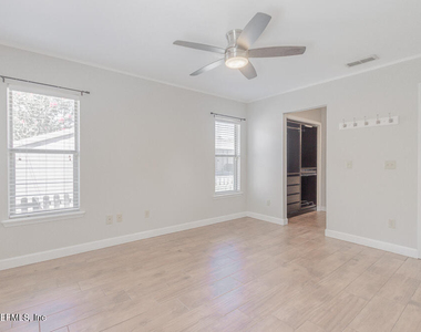 1784 W Chandelier Circle - Photo Thumbnail 16