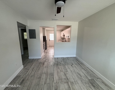 125 Cedar Avenue - Photo Thumbnail 7