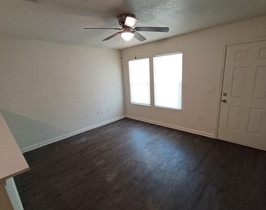 765 W 6th Street - Photo Thumbnail 2