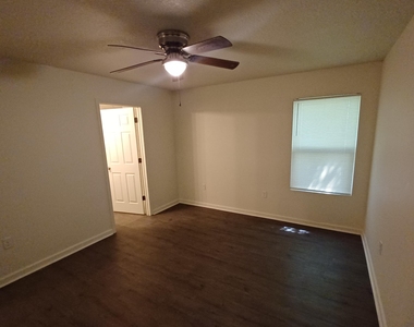765 W 6th Street - Photo Thumbnail 9