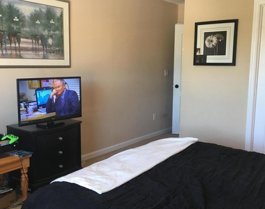 605 Drake Bay Terrace - Photo Thumbnail 8