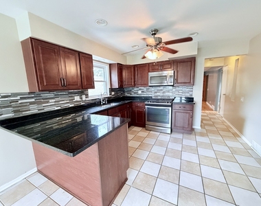 24 E 75th Street - Photo Thumbnail 7