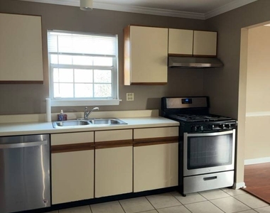 1228 Bradwell Lane - Photo Thumbnail 8