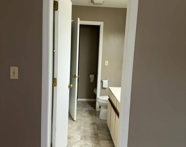 1228 Bradwell Lane - Photo Thumbnail 13