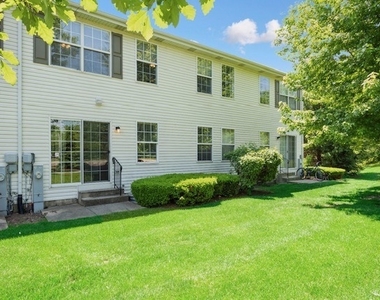 2341 Stoughton Circle - Photo Thumbnail 11