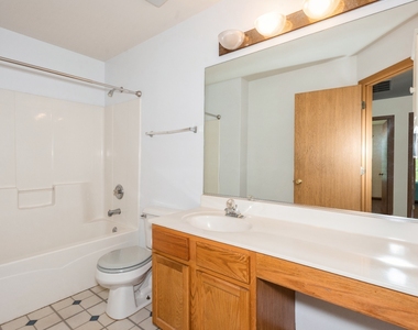 2341 Stoughton Circle - Photo Thumbnail 9