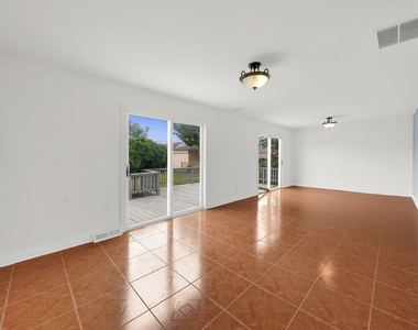 4933 S Lockwood Avenue - Photo Thumbnail 3