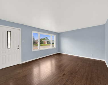 4933 S Lockwood Avenue - Photo Thumbnail 5