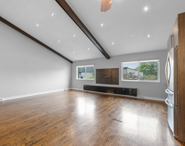 780 Golfview Drive - Photo Thumbnail 5