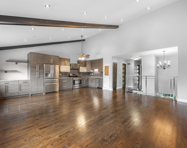 780 Golfview Drive - Photo Thumbnail 2