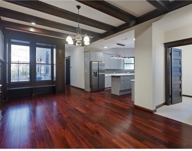 442 E 48th Street - Photo Thumbnail 8