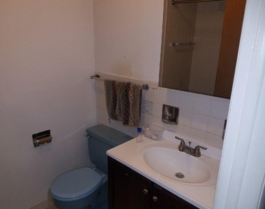 1318 W Lunt Avenue - Photo Thumbnail 7