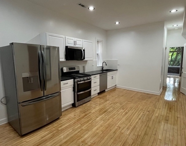 820 N Leavitt Street - Photo Thumbnail 2