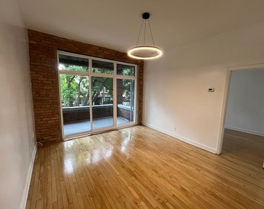 820 N Leavitt Street - Photo Thumbnail 6