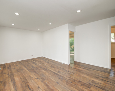 112 Green Lane - Photo Thumbnail 3