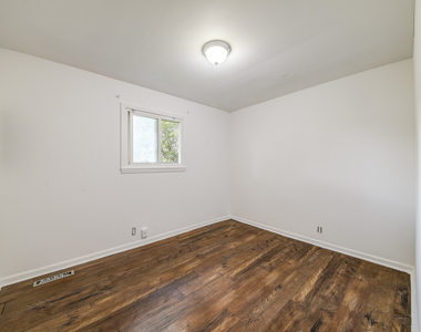 112 Green Lane - Photo Thumbnail 9