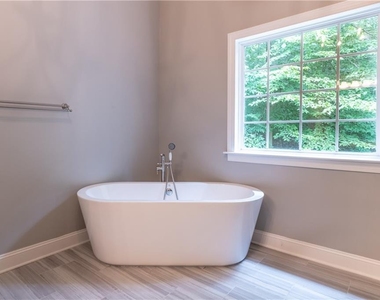 5181 Heather Road Se - Photo Thumbnail 12