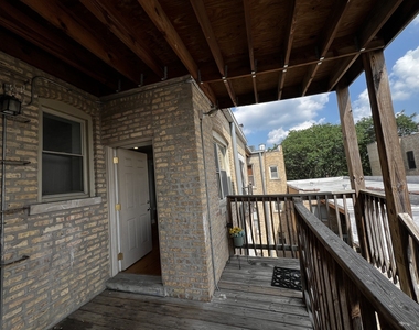 2707 W Glenlake Avenue - Photo Thumbnail 17