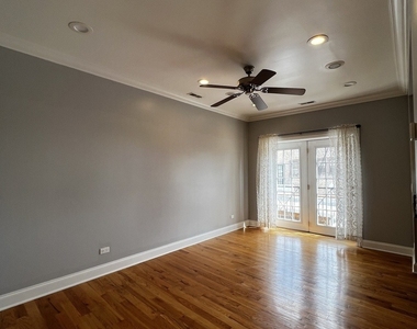 2707 W Glenlake Avenue - Photo Thumbnail 12