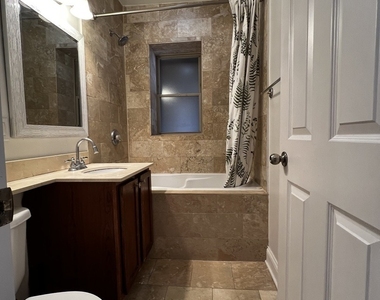 2707 W Glenlake Avenue - Photo Thumbnail 15