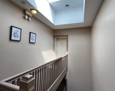 2707 W Glenlake Avenue - Photo Thumbnail 18