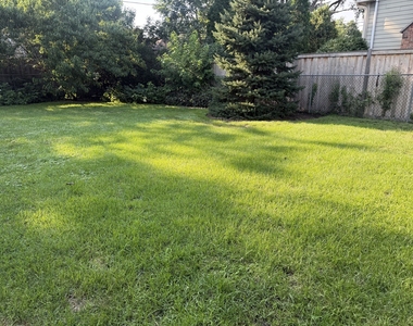 525 7th Avenue - Photo Thumbnail 13