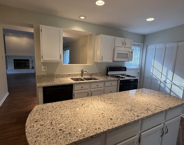 525 7th Avenue - Photo Thumbnail 10