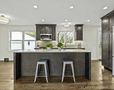 1526 E Forest Avenue - Photo Thumbnail 6