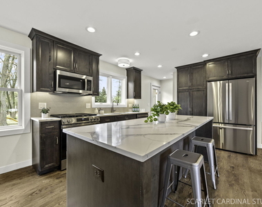 1526 E Forest Avenue - Photo Thumbnail 9