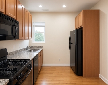 3348 W Wilson Avenue - Photo Thumbnail 2
