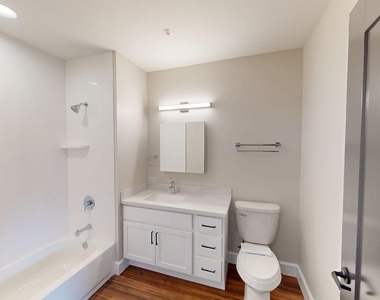 40 Dupage Court - Photo Thumbnail 6