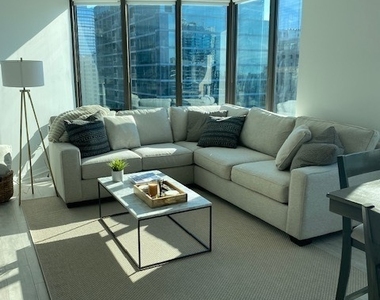 400 N La Salle Street - Photo Thumbnail 2