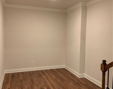 908 Sweetwater Grove - Photo Thumbnail 11