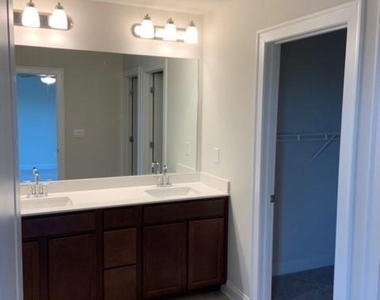 908 Sweetwater Grove - Photo Thumbnail 20