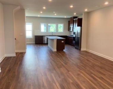 908 Sweetwater Grove - Photo Thumbnail 6