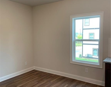 908 Sweetwater Grove - Photo Thumbnail 8
